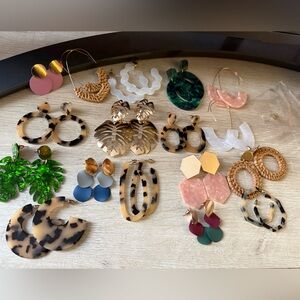 Women's Fashion/ cocktail Earrings 17 pair pack.